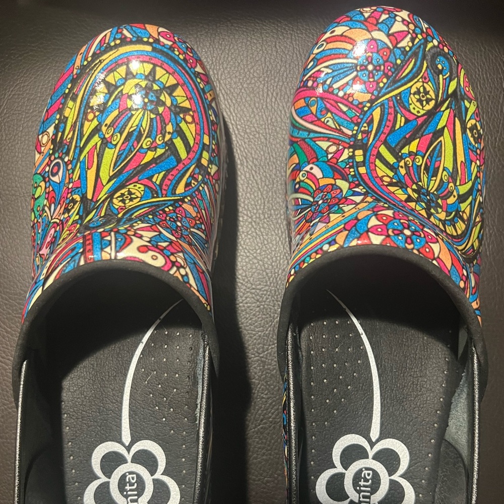Sanita patent multi-color closed back clogs. Size 41